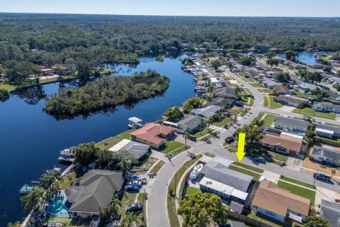 House in Holiday, Florida 2 bedrooms, 146.04 sq.m. № 2416670 - photo 4