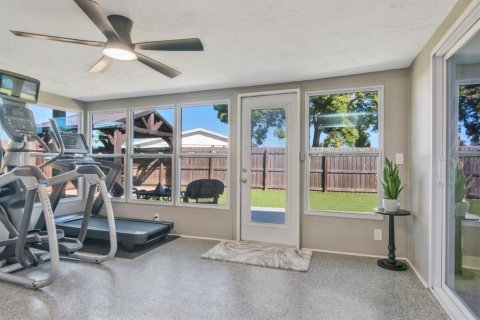House in Holiday, Florida 2 bedrooms, 146.04 sq.m. № 2416670 - photo 9