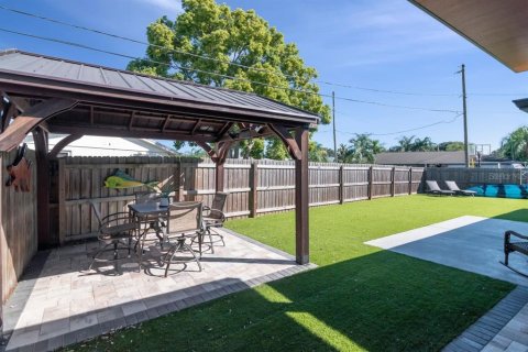 House in Holiday, Florida 2 bedrooms, 146.04 sq.m. № 2416670 - photo 10