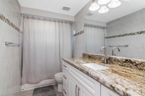 House in Holiday, Florida 2 bedrooms, 146.04 sq.m. № 2416670 - photo 25