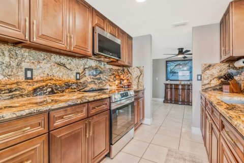 House in Holiday, Florida 2 bedrooms, 146.04 sq.m. № 2416670 - photo 7