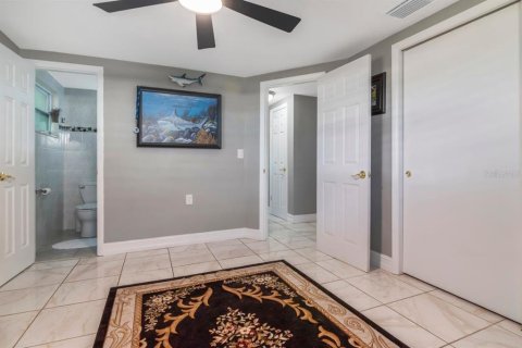 House in Holiday, Florida 2 bedrooms, 146.04 sq.m. № 2416670 - photo 28