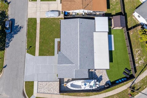 House in Holiday, Florida 2 bedrooms, 146.04 sq.m. № 2416670 - photo 2