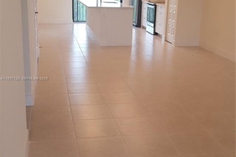 Appartement à louer à Doral, Floride: 2 chambres, 99.59 m2 № 1988090 - photo 2