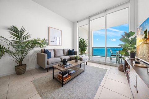 Condominio en alquiler en Miami, Florida, 1 dormitorio, 78.97 m2 № 1955566 - foto 11