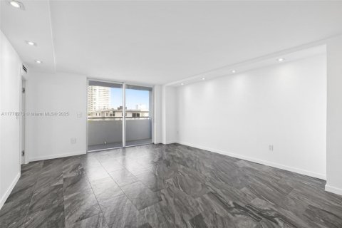 Купить кондоминиум в Майами-Бич, Флорида 1 спальня, 79.71м2, № 2056957 - фото 4