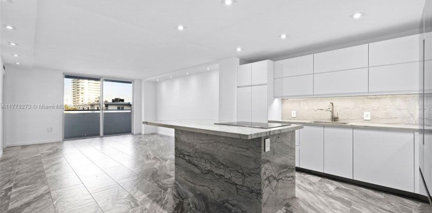 Кондоминиум с 1 спальней в Майами-Бич, Флорида № 2056957