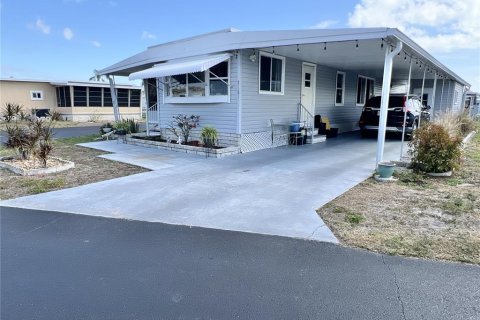 Снять в аренду квартиру в Сент-Питерсберг, Флорида 3 комнаты, 77.29м2, № 1916528 - фото 3