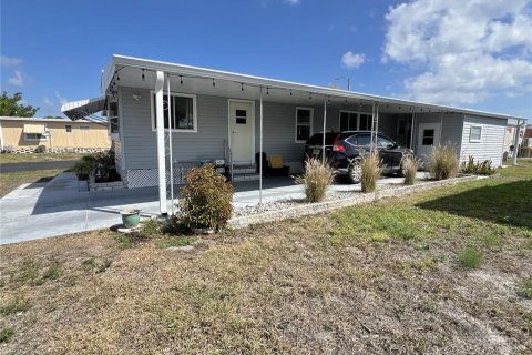 Снять в аренду квартиру в Сент-Питерсберг, Флорида 3 комнаты, 77.29м2, № 1916528 - фото 1