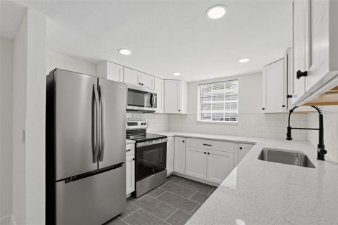 Copropriété à louer à Tampa, Floride: 2 chambres, 91.42 m2 № 2418641 - photo 3