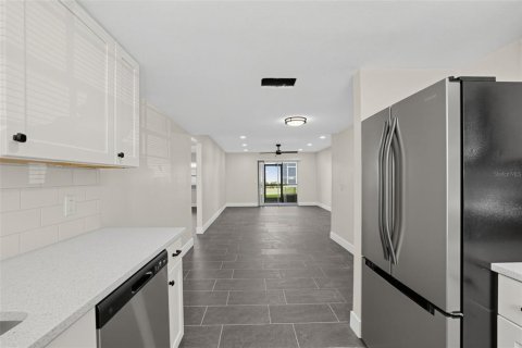 Copropriété à louer à Tampa, Floride: 2 chambres, 91.42 m2 № 2418641 - photo 2