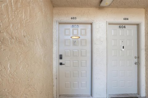 Copropriété à louer à Tampa, Floride: 2 chambres, 91.42 m2 № 2418641 - photo 11