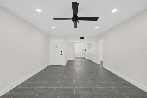 Copropriété à louer à Tampa, Floride: 2 chambres, 91.42 m2 № 2418641 - photo 12