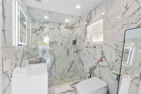 Villa ou maison à louer à Lauderdale-by-the-Sea, Floride: 5 chambres, 358.6 m2 № 2176876 - photo 24
