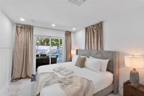 Villa ou maison à louer à Lauderdale-by-the-Sea, Floride: 5 chambres, 358.6 m2 № 2176876 - photo 13