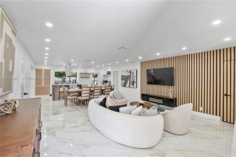 Villa ou maison à louer à Lauderdale-by-the-Sea, Floride: 5 chambres, 358.6 m2 № 2176876 - photo 4