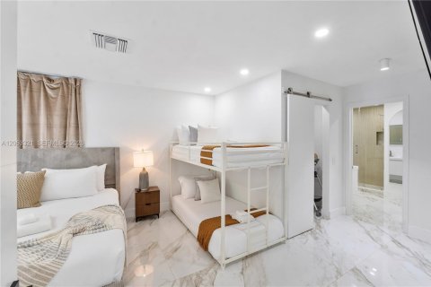Villa ou maison à louer à Lauderdale-by-the-Sea, Floride: 5 chambres, 358.6 m2 № 2176876 - photo 14