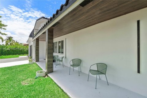 Villa ou maison à louer à Lauderdale-by-the-Sea, Floride: 5 chambres, 358.6 m2 № 2176876 - photo 3