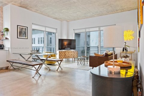 Condo in Miami, Florida, 2 bedrooms  № 1409269 - photo 5