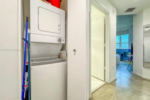 Condo in Miami, Florida, 2 bedrooms  № 1409269 - photo 26