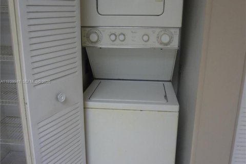 Condominio en alquiler en Plantation, Florida, 1 dormitorio, 74.88 m2 № 1997118 - foto 6