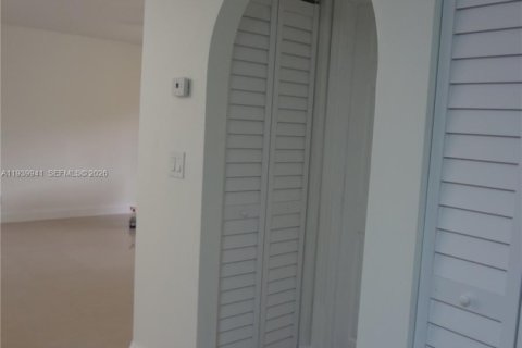 Condominio en alquiler en Plantation, Florida, 1 dormitorio, 74.88 m2 № 1997118 - foto 16