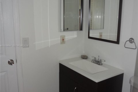 Condominio en alquiler en Plantation, Florida, 1 dormitorio, 74.88 m2 № 1997118 - foto 13