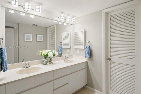 Купить кондоминиум в Исламорада, Вилладж оф Айлендс, Флорида 2 спальни, 161.28м2, № 2018961 - фото 16