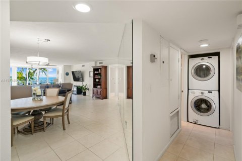 Купить кондоминиум в Исламорада, Вилладж оф Айлендс, Флорида 2 спальни, 161.28м2, № 2018961 - фото 21