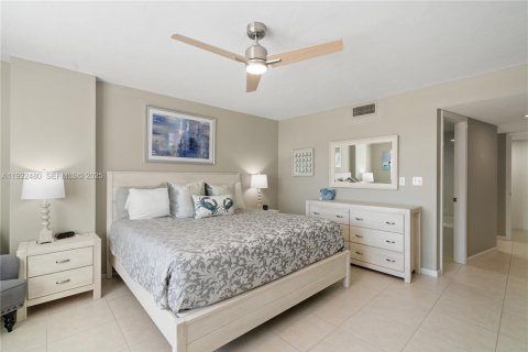 Купить кондоминиум в Исламорада, Вилладж оф Айлендс, Флорида 2 спальни, 161.28м2, № 2018961 - фото 15