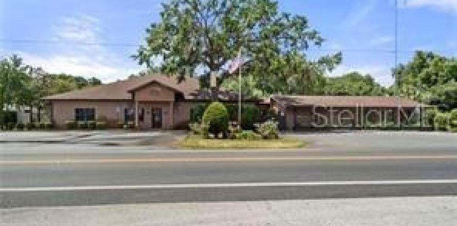Immobilier commercial à Inglis, Floride 762.54 m2 № 2166815