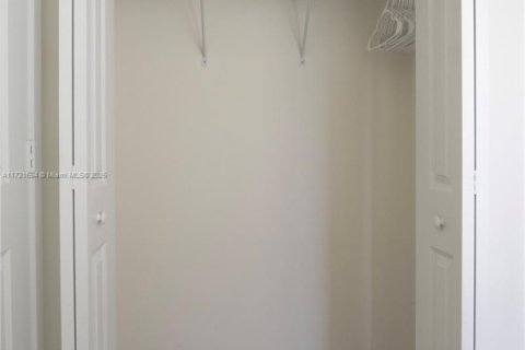 Townhouse in Doral, Florida 4 bedrooms, 153.47 sq.m. № 1864981 - photo 17