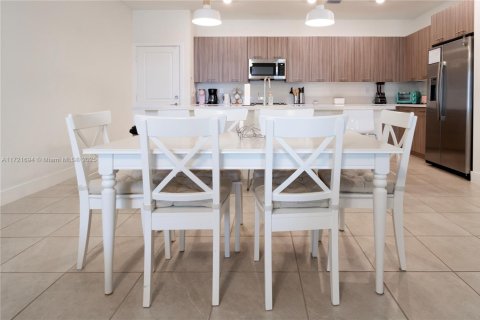 Townhouse in Doral, Florida 4 bedrooms, 153.47 sq.m. № 1864981 - photo 6
