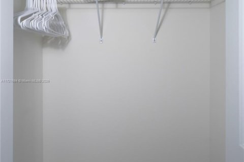 Townhouse in Doral, Florida 4 bedrooms, 153.47 sq.m. № 1864981 - photo 20