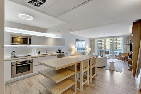 Купить кондоминиум в Майами-Бич, Флорида 1 спальня, 82.96м2, № 1982792 - фото 4