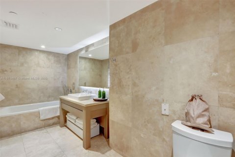 Купить кондоминиум в Майами-Бич, Флорида 1 спальня, 82.96м2, № 1982792 - фото 12