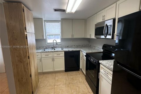 Touwnhouse à vendre à Davie, Floride: 2 chambres, 123.56 m2 № 2168254 - photo 4