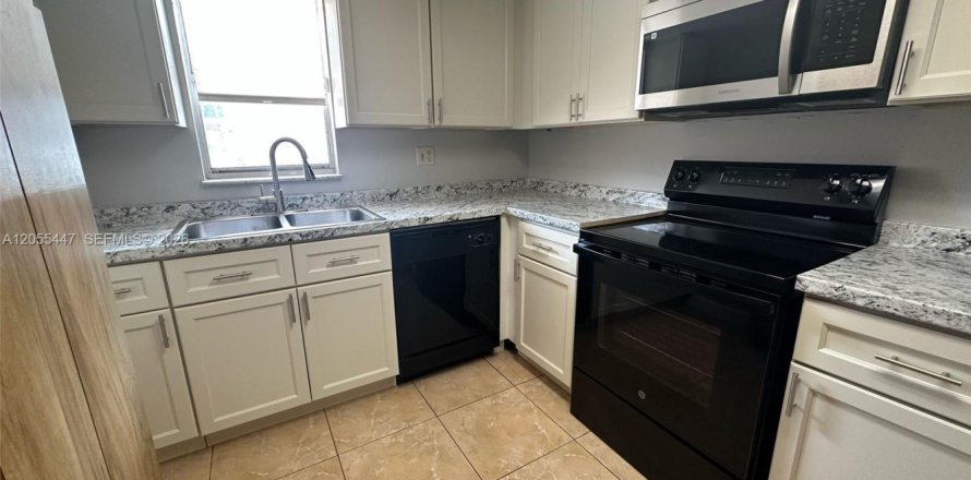 Touwnhouse à Davie, Floride 2 chambres, 123.56 m2 № 2168254