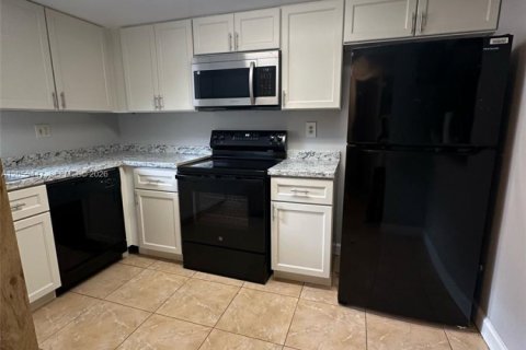 Touwnhouse à vendre à Davie, Floride: 2 chambres, 123.56 m2 № 2168254 - photo 2