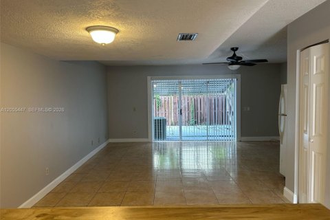 Touwnhouse à vendre à Davie, Floride: 2 chambres, 123.56 m2 № 2168254 - photo 5