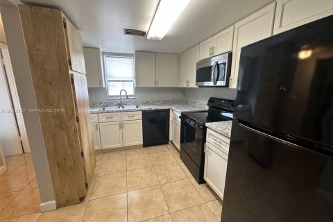 Touwnhouse à vendre à Davie, Floride: 2 chambres, 123.56 m2 № 2168254 - photo 3