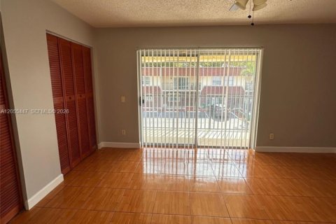 Touwnhouse à vendre à Davie, Floride: 2 chambres, 123.56 m2 № 2168254 - photo 17