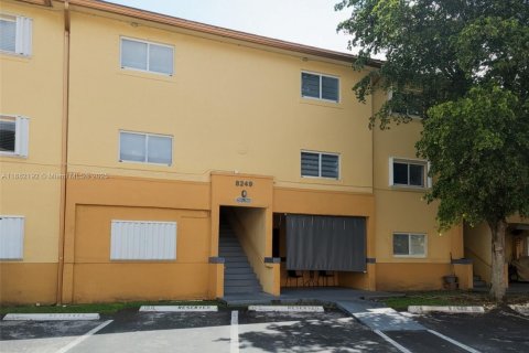 Condo in Miami, Florida, 2 bedrooms  № 1929416 - photo 18
