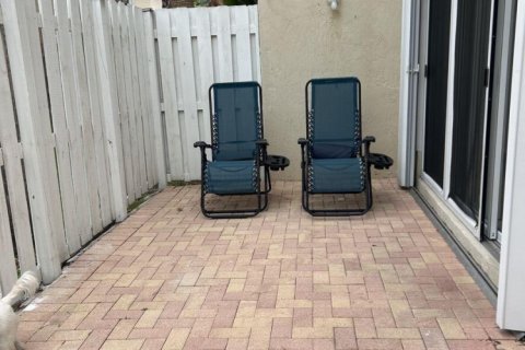 Touwnhouse à vendre à Pembroke Pines, Floride: 3 chambres, 148.55 m2 № 2077614 - photo 10