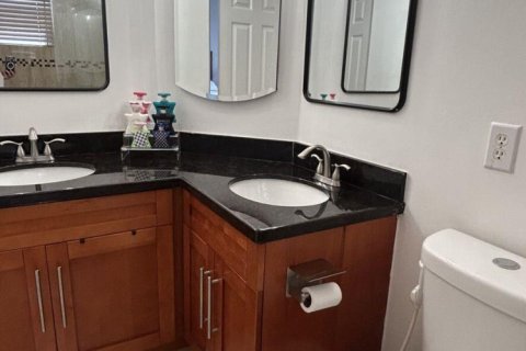 Touwnhouse à vendre à Pembroke Pines, Floride: 3 chambres, 148.55 m2 № 2077614 - photo 4