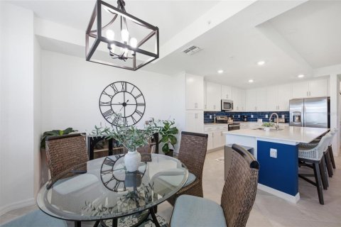 Condo in Venice, Florida, 2 bedrooms  № 2228144 - photo 8