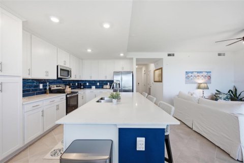 Condo in Venice, Florida, 2 bedrooms  № 2228144 - photo 13