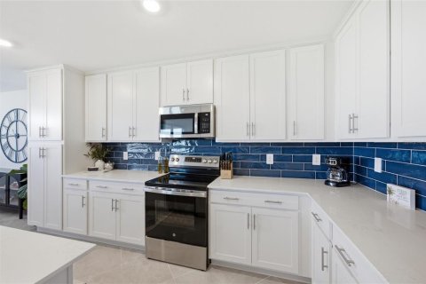 Condo in Venice, Florida, 2 bedrooms  № 2228144 - photo 12