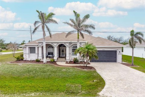 Villa ou maison à Port Charlotte, Floride 4 chambres, 255.39 m2 № 2106189
