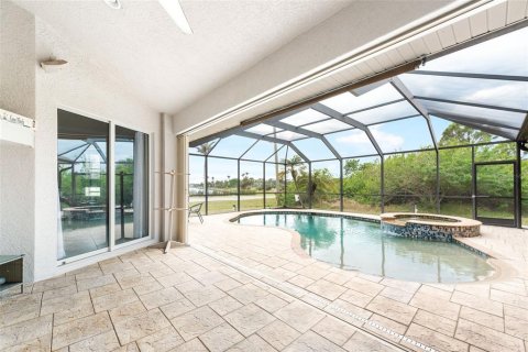 Casa en venta en Port Charlotte, Florida, 4 dormitorios, 255.39 m2 № 2106189 - foto 28